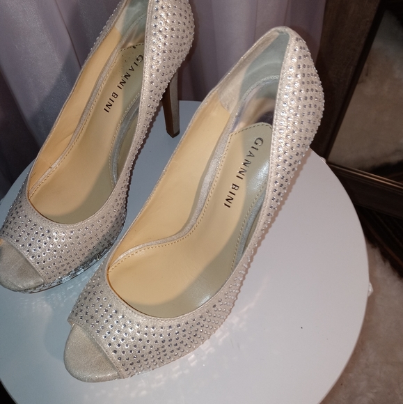 Women's Bejeweled High-heeled Shoes - Picture 2 of 8
